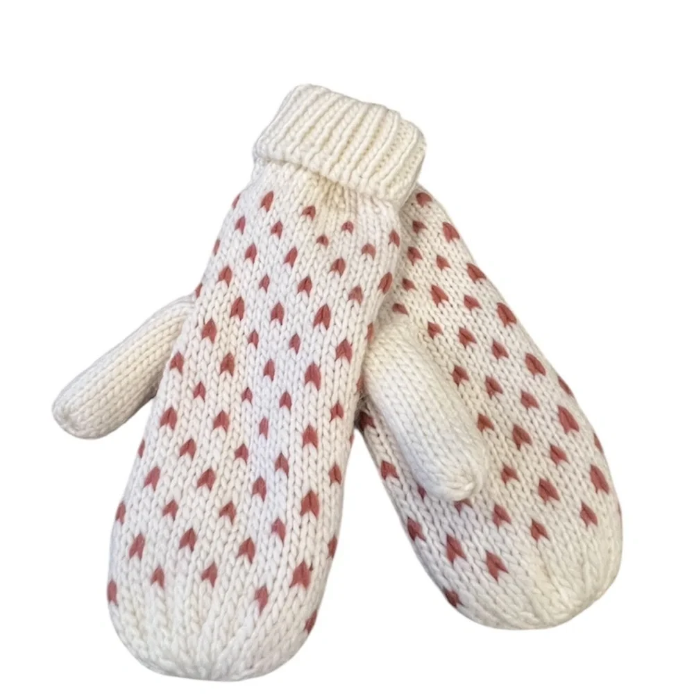 NEW Stylish Knit Mittens with Pink Hearts